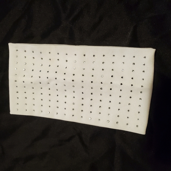 🍉(2) Womens stretch headbands with tiny rhinestones one is white and one green - Picture 4 of 6